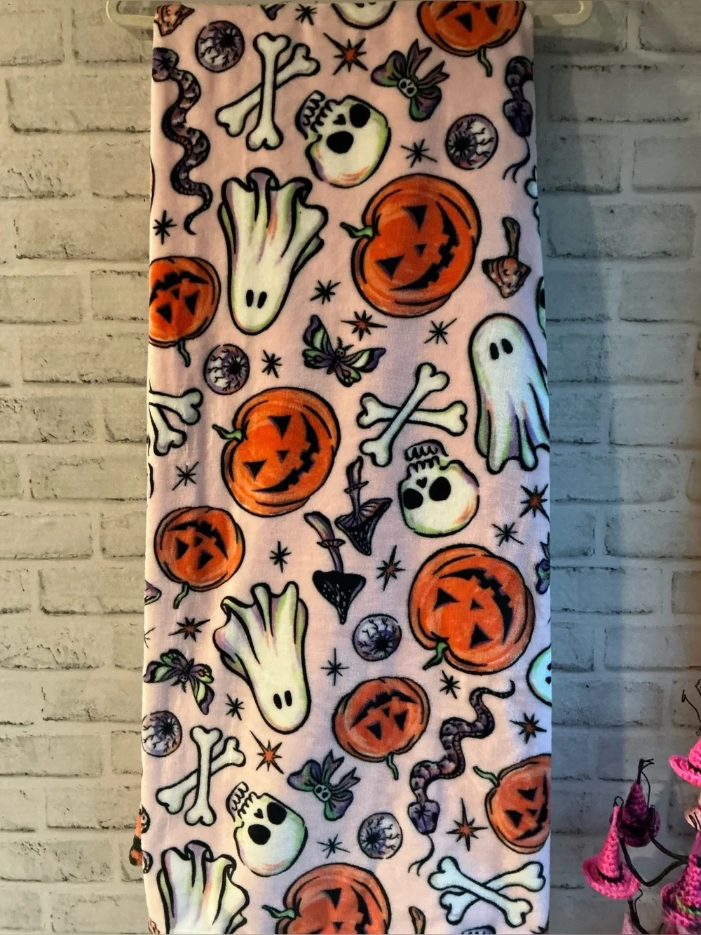 HALLOW HOME Sinister Ghouls Throw